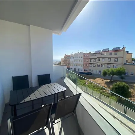 Apto Moderno, A Minutos De La Playa Y Del Centro *